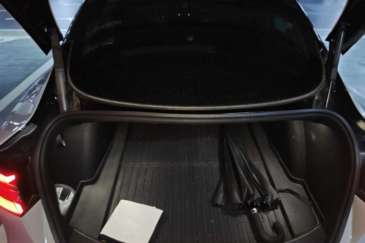 Used Tesla Model 3 2022 Rear-Wheel-Drive Version Trunk