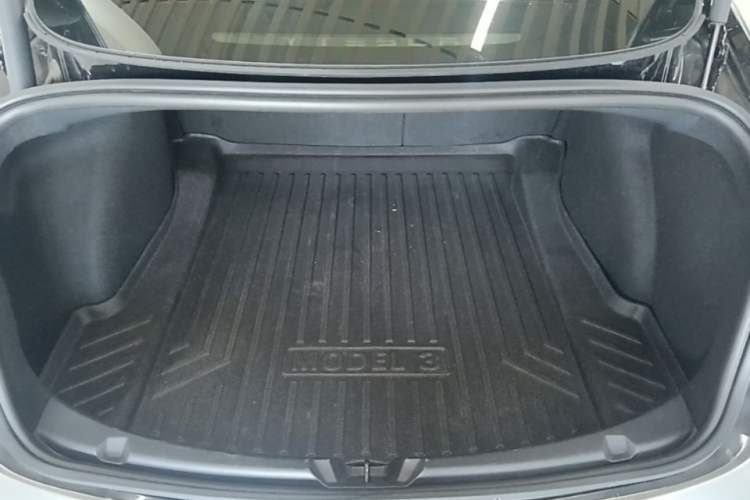 Used Tesla Model 3 2022 Rear-Wheel-Drive Version Trunk