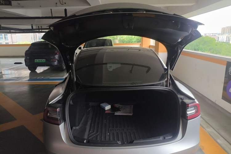 Used Tesla Model 3 2022 Rear-Wheel-Drive Version Trunk