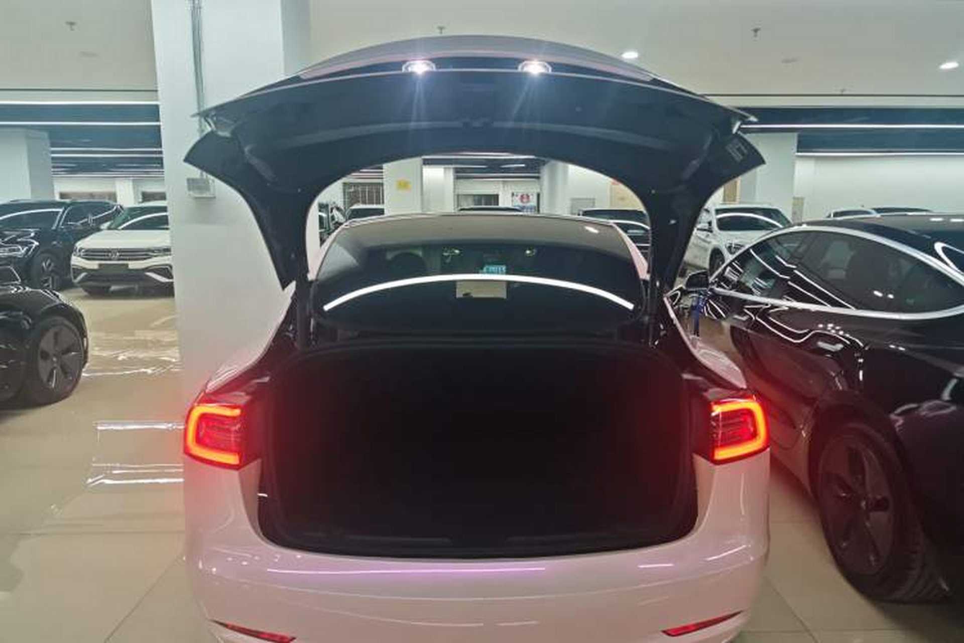 Used Tesla Model 3 2022 Rear-Wheel-Drive Version Trunk