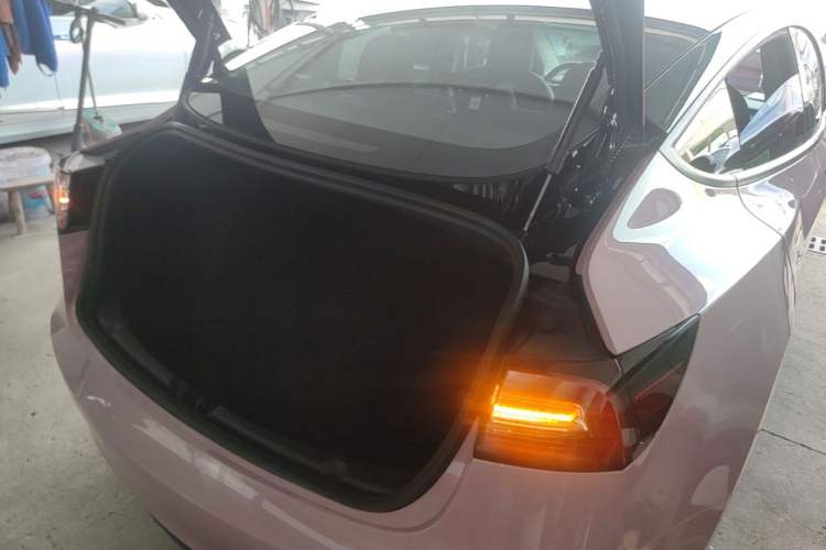 Used Tesla Model 3 2022 Rear-Wheel-Drive Version Trunk