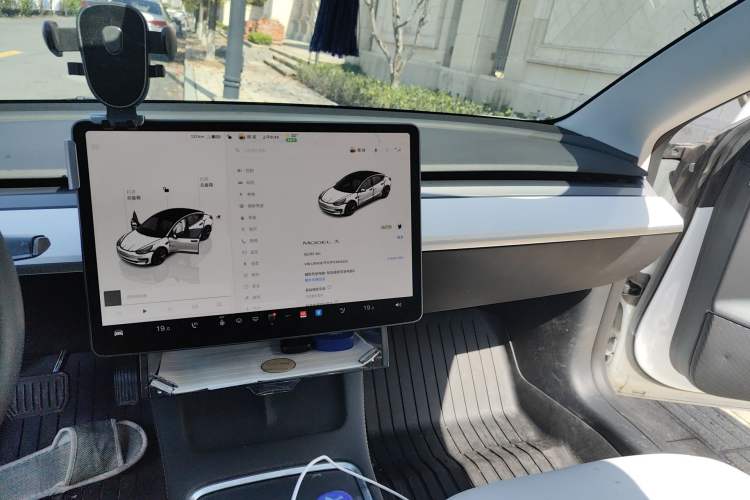 Used Tesla Model 3 2022 Rear-Wheel-Drive Version Audio And AC Panel
