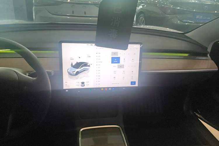 Used Tesla Model 3 2022 Rear-Wheel-Drive Version Audio And AC Panel