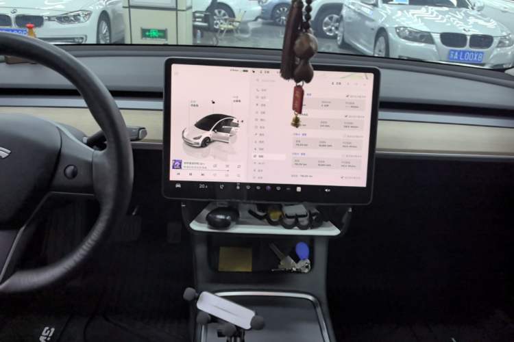 Used Tesla Model 3 2022 Rear-Wheel-Drive Version Audio And AC Panel
