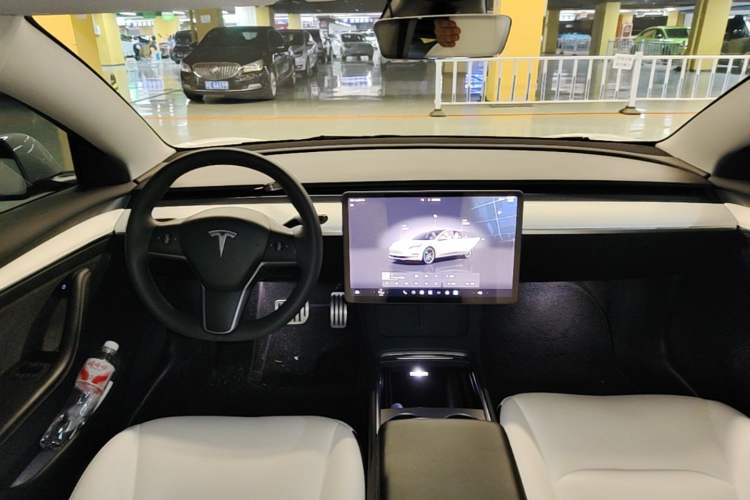 Used Tesla Model 3 2022 Performance High-Performance All-Wheel-Drive Version Center Console