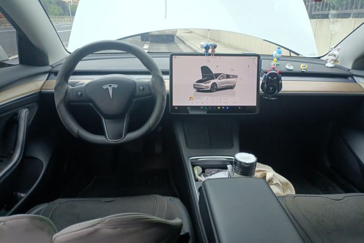 Used Tesla Model 3 2022 Rear-Wheel-Drive Version Center Console