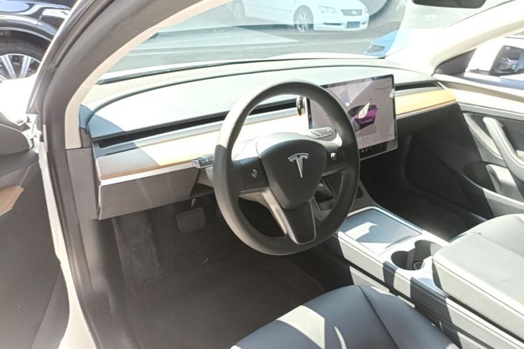 Used Tesla Model 3 2022 Rear-Wheel-Drive Version Center Console