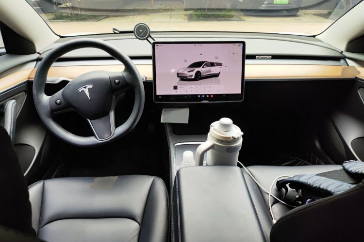 Used Tesla Model 3 2022 Rear-Wheel-Drive Version Center Console