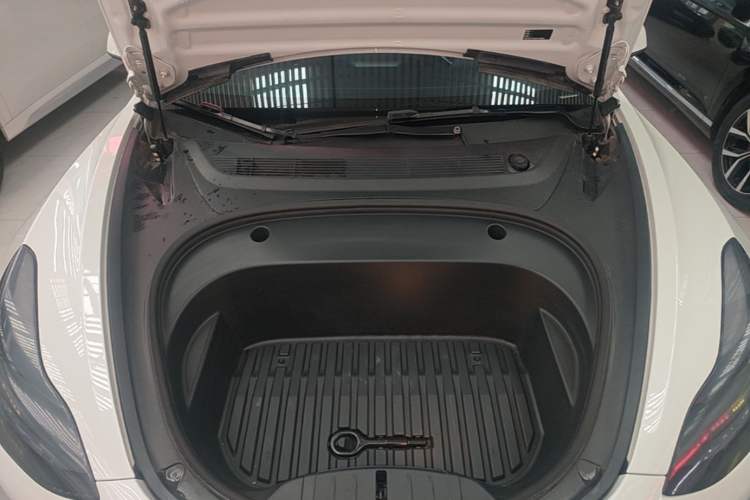 Used Tesla Model 3 2022 Rear-Wheel-Drive Version Engine Bay