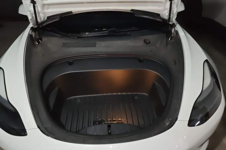 Used Tesla Model 3 2022 Rear-Wheel-Drive Version Engine Bay