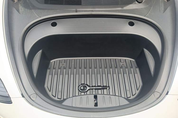 Used Tesla Model 3 2022 Rear-Wheel-Drive Version Engine Bay