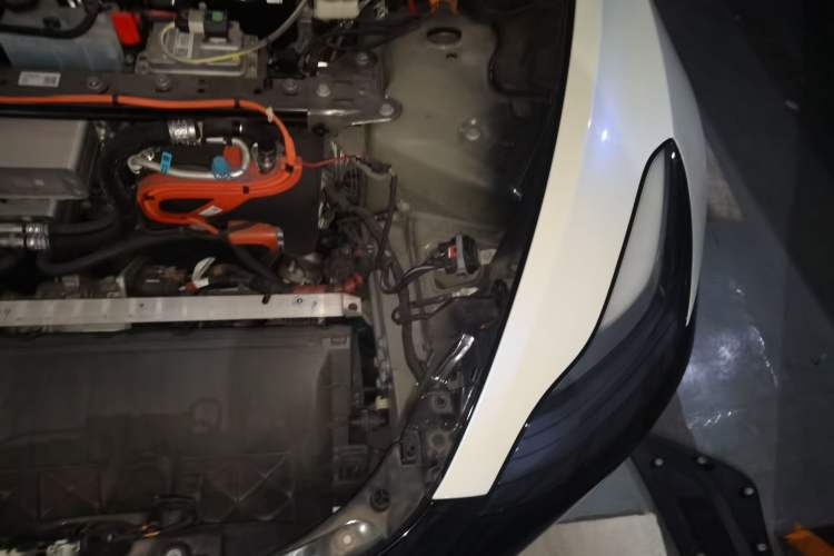 Used Tesla Model 3 2022 Rear-Wheel-Drive Version Engine Bay Left