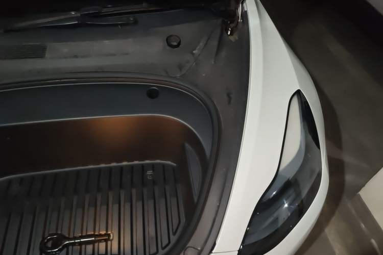 Used Tesla Model 3 2022 Rear-Wheel-Drive Version Engine Bay Left