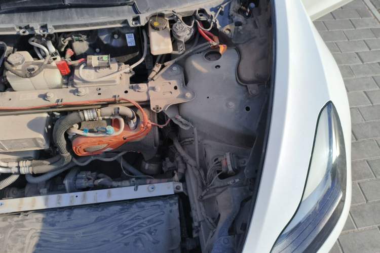Used Tesla Model 3 2022 Rear-Wheel-Drive Version Engine Bay Left