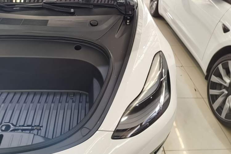 Used Tesla Model 3 2022 Rear-Wheel-Drive Version Engine Bay Left