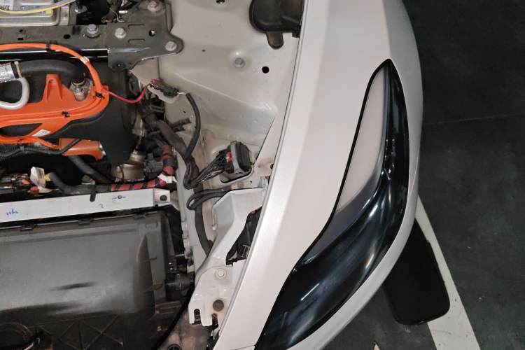 Used Tesla Model 3 2022 Rear-Wheel-Drive Version Engine Bay Left