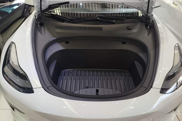 Used Tesla Model 3 2022 Rear-Wheel-Drive Version Engine Bay