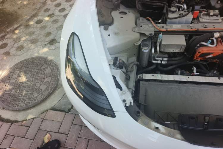Used Tesla Model 3 2022 Rear-Wheel-Drive Version Engine Bay Right