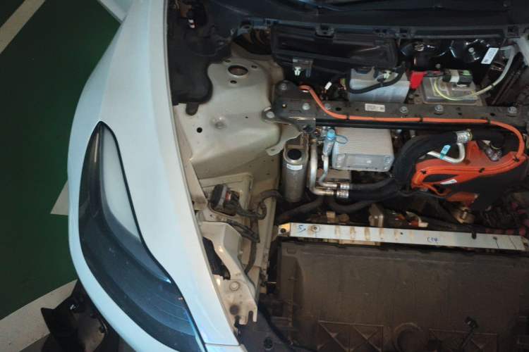 Used Tesla Model 3 2022 Rear-Wheel-Drive Version Engine Bay Right