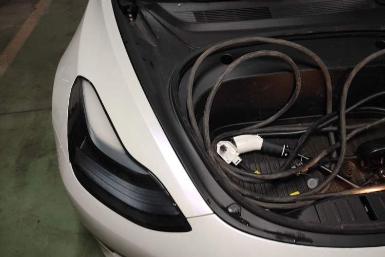 Used Tesla Model 3 2022 Rear-Wheel-Drive Version Engine Bay Right