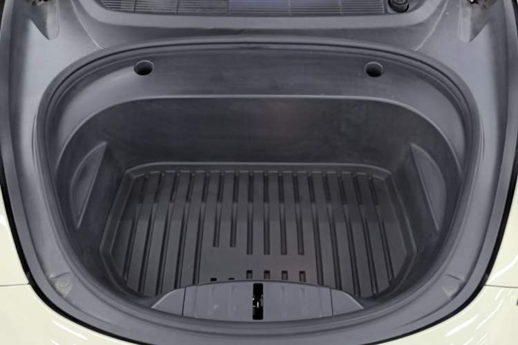 Used Tesla Model 3 2022 Rear-Wheel-Drive Version Engine Bay