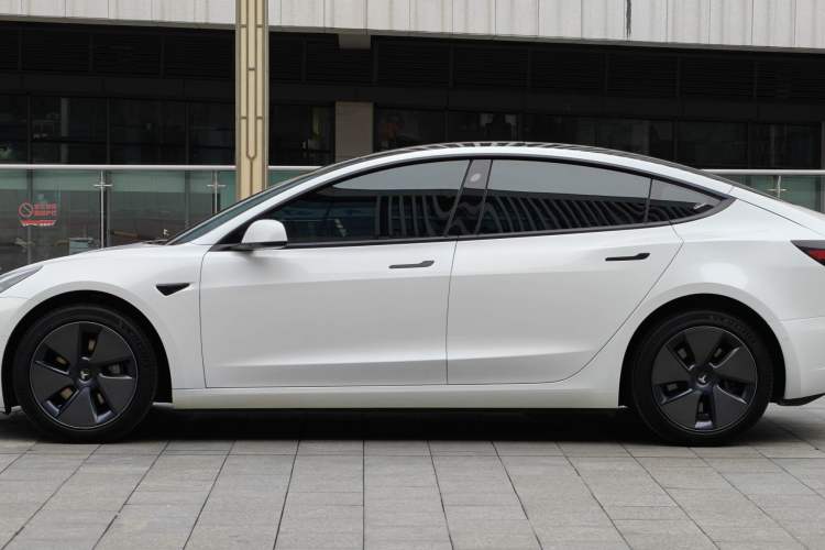 Used Tesla Model 3 2022 Rear-Wheel-Drive Version Exterior 2