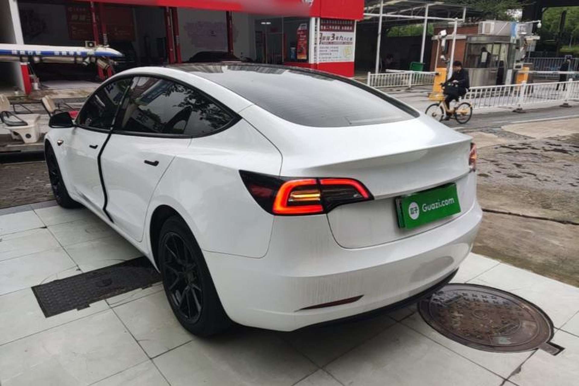 Used Tesla Model 3 2022 Rear-Wheel-Drive Version Exterior 2