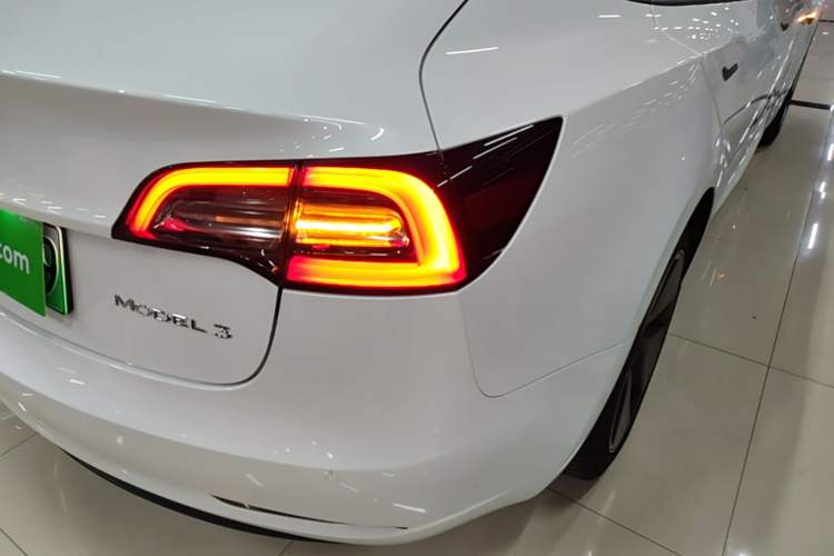 Used Tesla Model 3 2022 Rear-Wheel-Drive Version Exterior 3