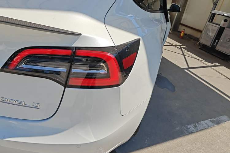 Used Tesla Model 3 2022 Performance High-Performance All-Wheel-Drive Version Exterior 3