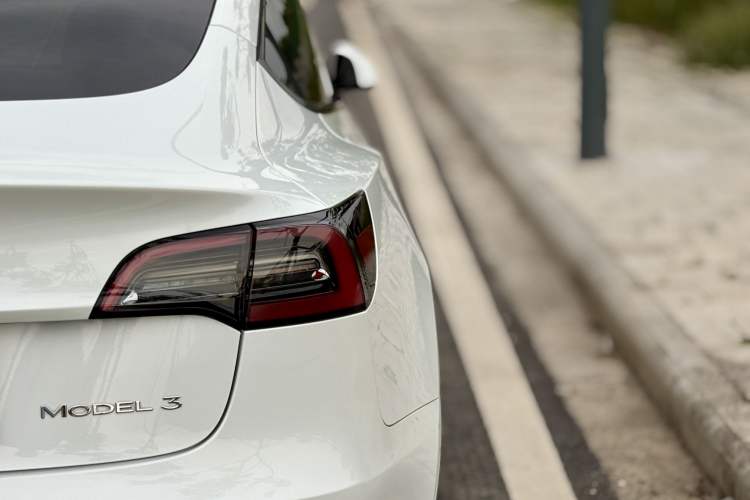 Used Tesla Model 3 2022 Rear-Wheel-Drive Version Exterior 4
