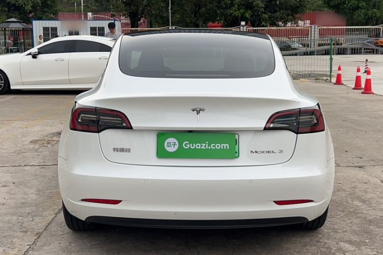 Used Tesla Model 3 2022 Rear-Wheel-Drive Version Exterior 4