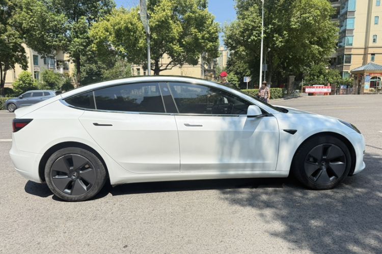 Used Tesla Model 3 2022 Rear-Wheel-Drive Version Exterior 4