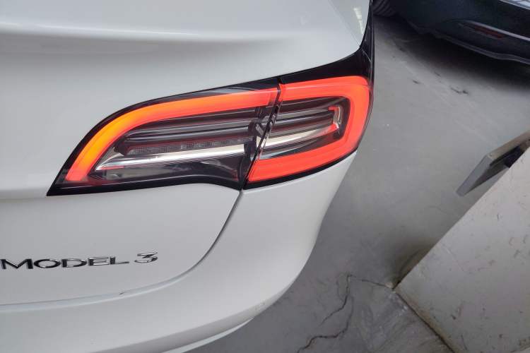 Used Tesla Model 3 2022 Rear-Wheel-Drive Version Exterior 6