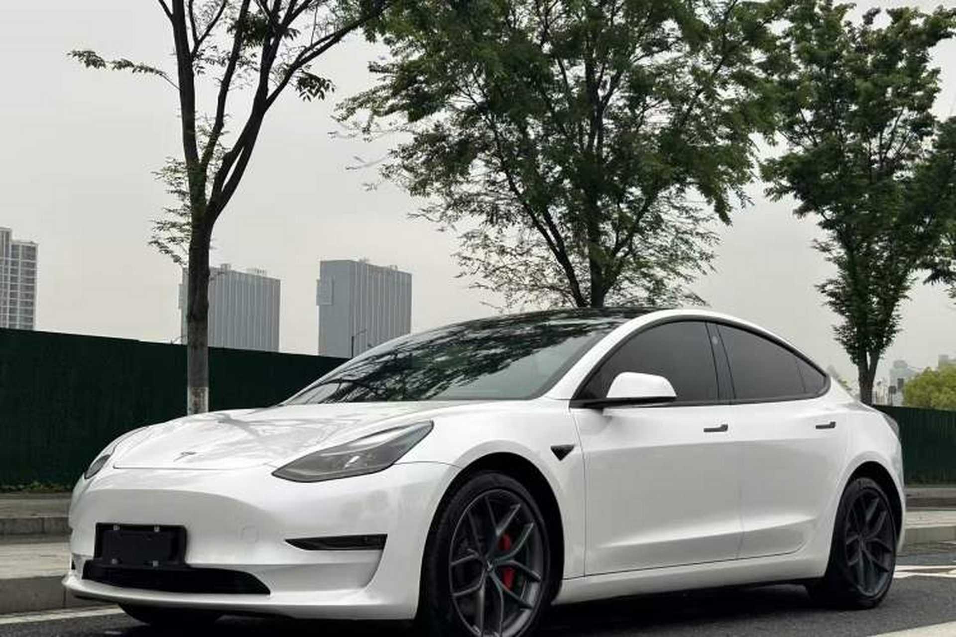 Used Tesla Model 3 2022 Performance High-Performance All-Wheel-Drive Version Front Left 45 Deg