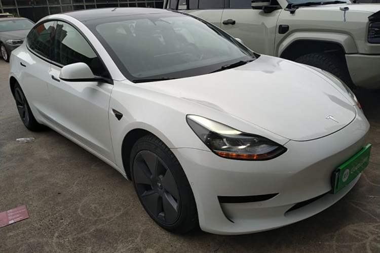 Used Tesla Model 3 2022 Rear-Wheel-Drive Version Front Right 45 Deg