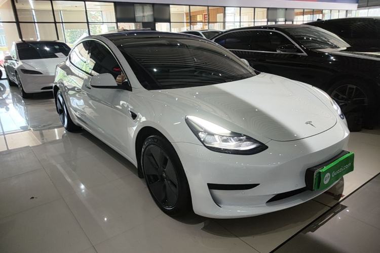 Used Tesla Model 3 2022 Rear-Wheel-Drive Version Front Right 45 Deg