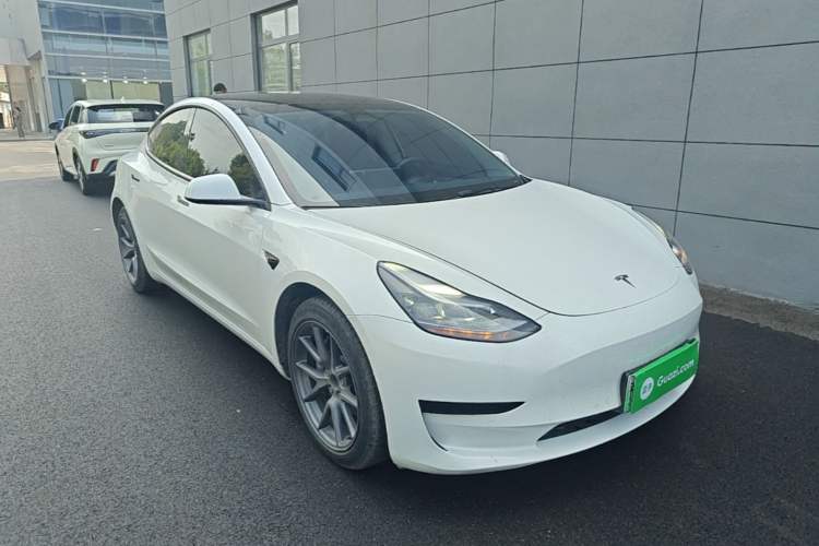 Used Tesla Model 3 2022 Rear-Wheel-Drive Version Front Right 45 Deg
