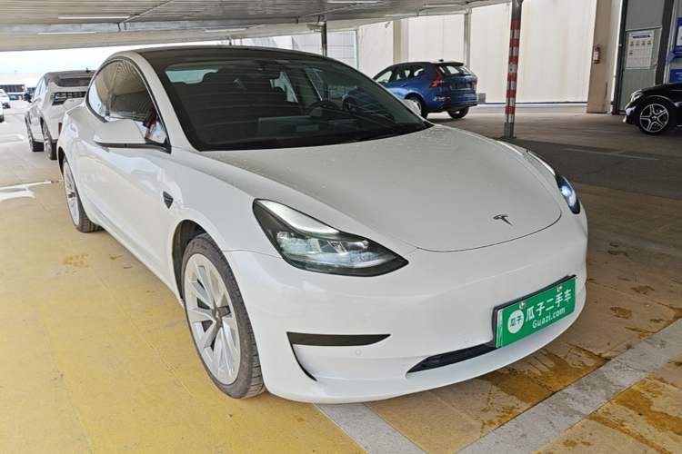 Used Tesla Model 3 2022 Rear-Wheel-Drive Version Front Right 45 Deg