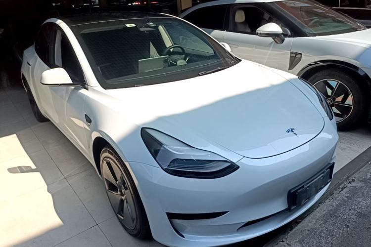 Used Tesla Model 3 2022 Rear-Wheel-Drive Version Front Right 45 Deg
