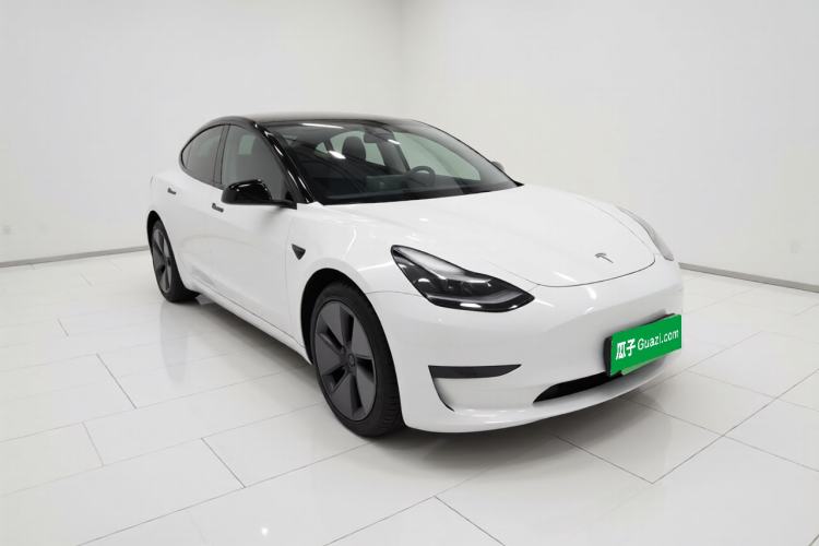 Used Tesla Model 3 2022 Rear-Wheel-Drive Version Front Right 45 Deg