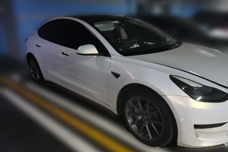 Used Tesla Model 3 2022 Rear-Wheel-Drive Version Front Right 45 Deg
