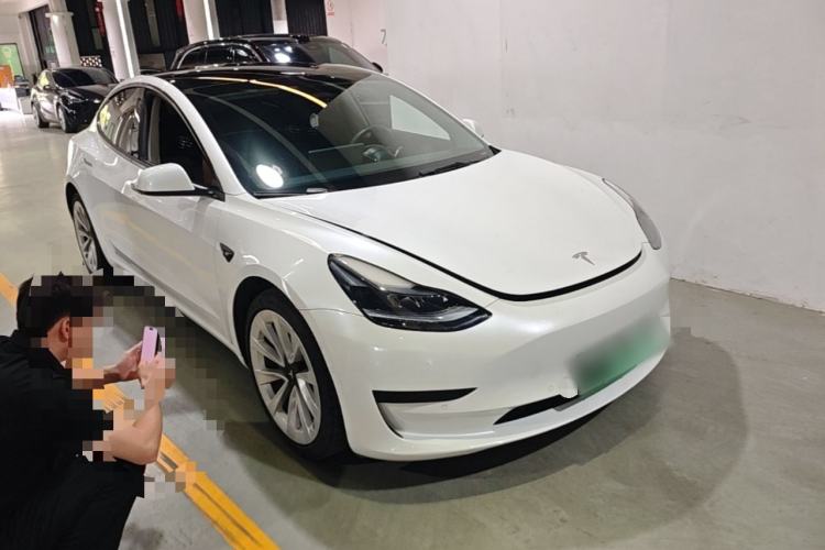 Used Tesla Model 3 2022 Rear-Wheel-Drive Version Front Right 45 Deg