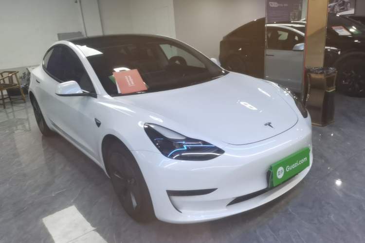 Used Tesla Model 3 2022 Rear-Wheel-Drive Version Front Right 45 Deg