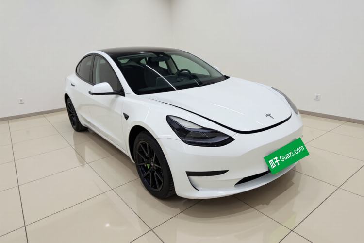 Used Tesla Model 3 2022 Rear-Wheel-Drive Version Front Right 45 Deg