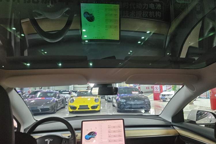 Used Tesla Model 3 2022 Rear-Wheel-Drive Version Headliner