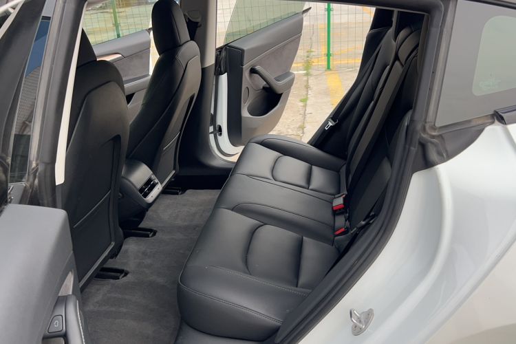 Used Tesla Model 3 2022 Rear-Wheel-Drive Version Interior 1