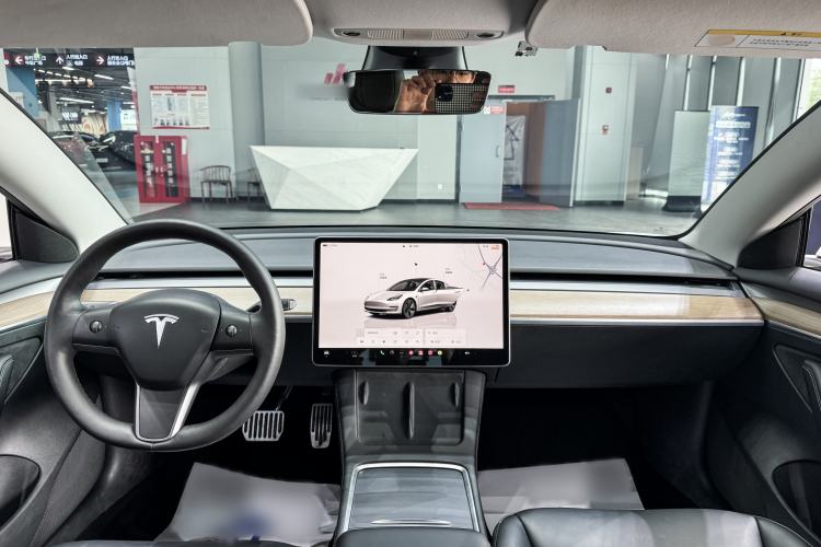 Used Tesla Model 3 2022 Rear-Wheel-Drive Version Interior 1