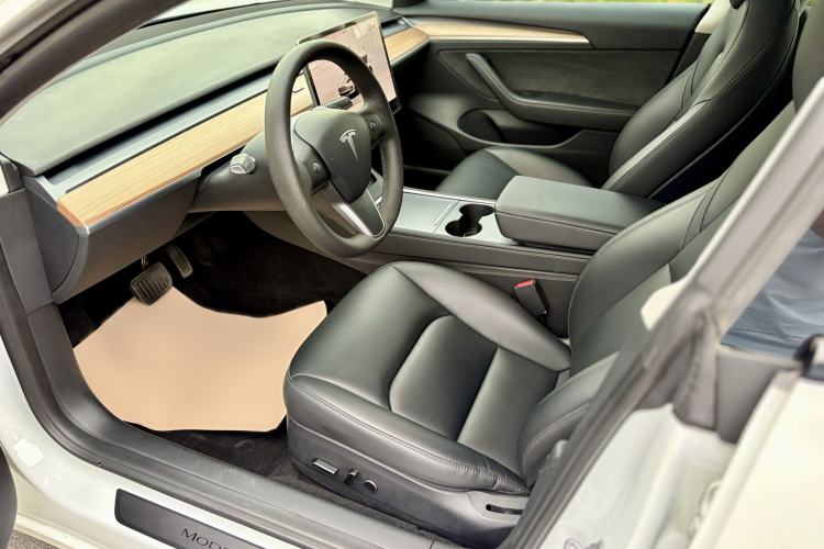 Used Tesla Model 3 2022 Rear-Wheel-Drive Version Interior 10