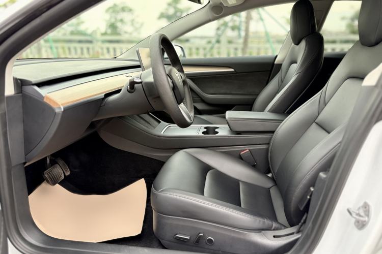 Used Tesla Model 3 2022 Rear-Wheel-Drive Version Interior 11