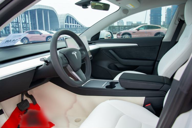 Used Tesla Model 3 2022 Rear-Wheel-Drive Version Interior 2